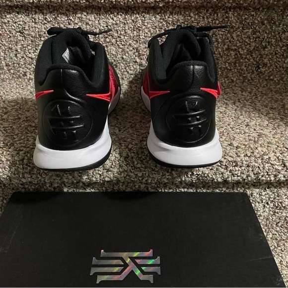 Kyrie fly trap 3 (brand new) - Picture 3 of 9